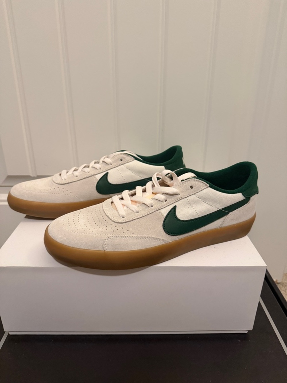 Nike Men’s Suede Skate Shoes - Cream with Green Swoosh